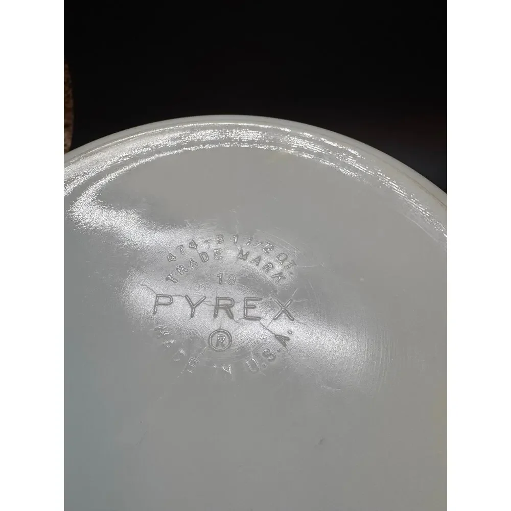 Vintage 1961 PYREX promotional Bride's casserole dish 1.5 qt w/lid RARE!